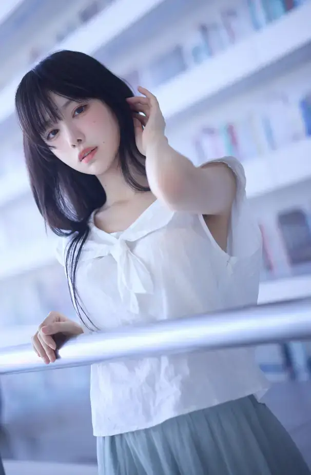 Shika小鹿鹿 – 图书馆 [16P-294MB]