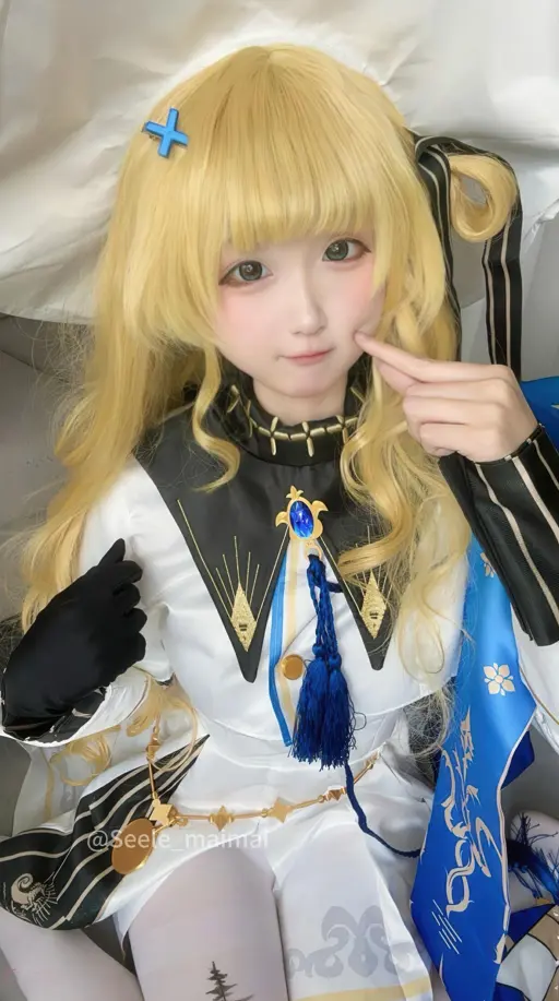 Seele麦麦 – 鸣潮 菲比&卡提希娅·蓝色花海物语