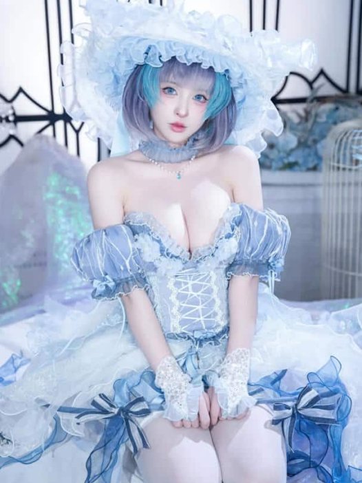 清水由乃 – 碧蓝航线 柴郡废稿礼服